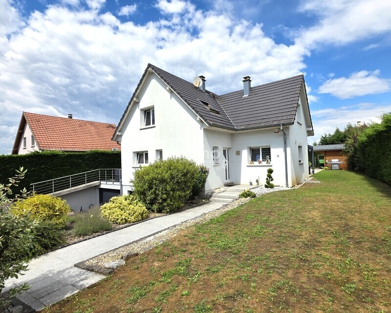 Belle propriété familiale dans un secteur prisé - 01