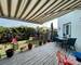 Maison mitoyenne récente avec Jardin - Terrasse avec store
