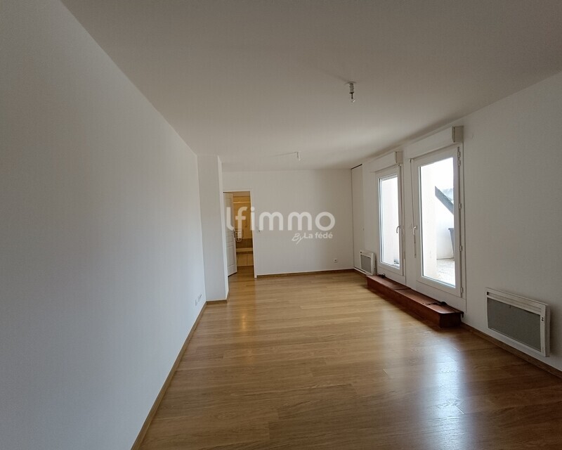 Appartement 2 pièces, Centre ville Gisors. - Salon