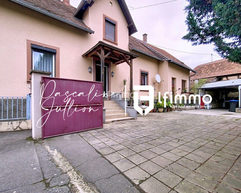 Vaste maison au potentiel multiple - 1