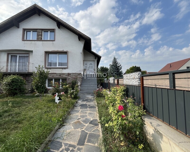 Maison au calme de 252m² - Img 2519