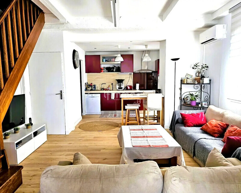 Limitrophe 12ème 4ème / Maison / Extérieur - Ph1