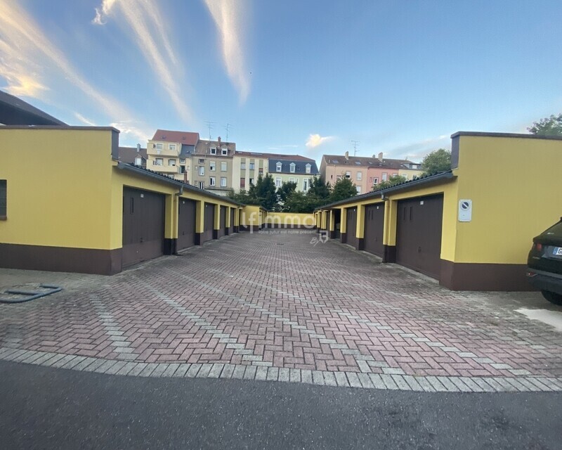 Lot de 18 garages et 2places du parking sur un terrain 544 m2 - Img 6200