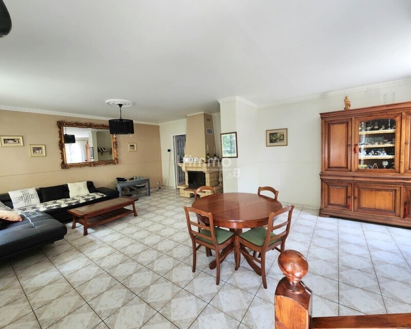 Maison familiale avec jardin et dépendance - De360341-39ea-4779-a1a6-41cc10bf05ee  1 