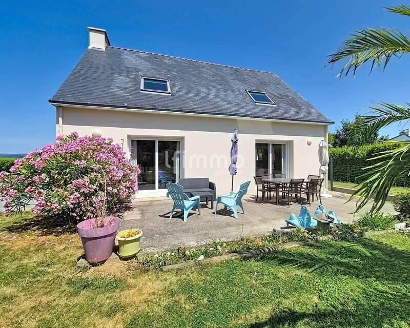 Maison de 6 pièces, 150 m² à Cast (29150) - Menez-cast 00028
