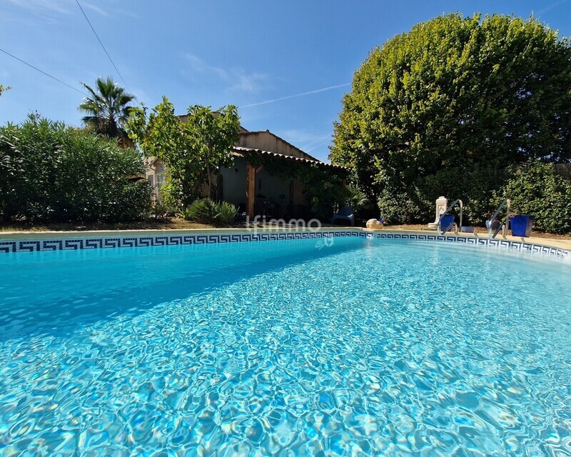 Villa T7 avec piscine, garage et terrain - 20250918 143626