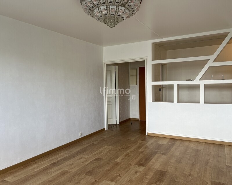 Meaux – Charmant T4 lumineux – 80 m² – 1 300 € CC - Img 5041