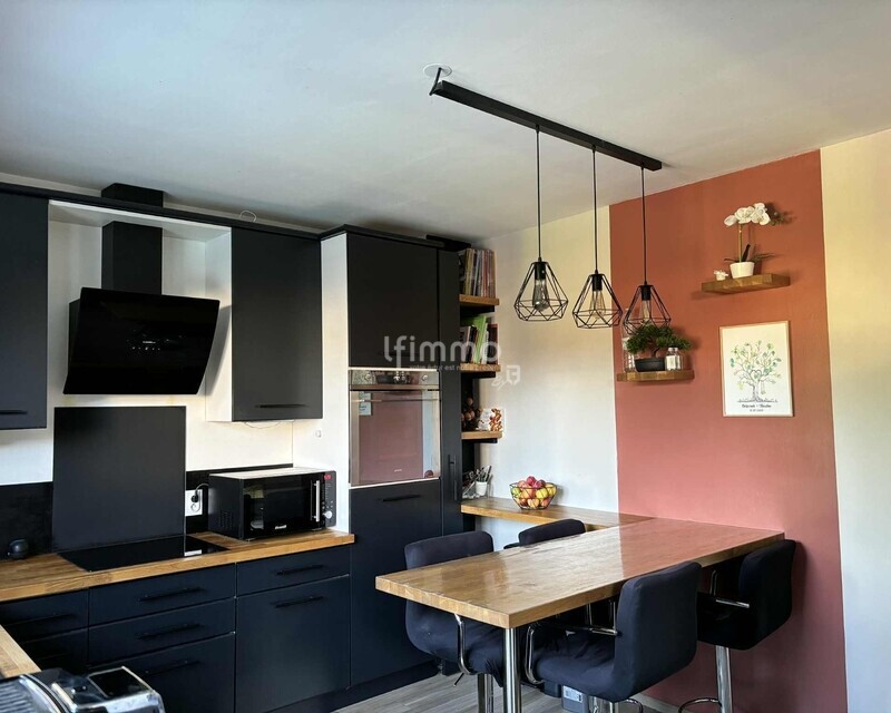 Maison d'habitation - Messenger creation 7f93023d-fd30-4cdc-9333-a7fe059b7779