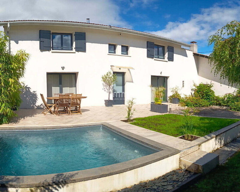 Maison 100m² Terrain 370m² Dépendance piscine - 2607344591757882807001  1 