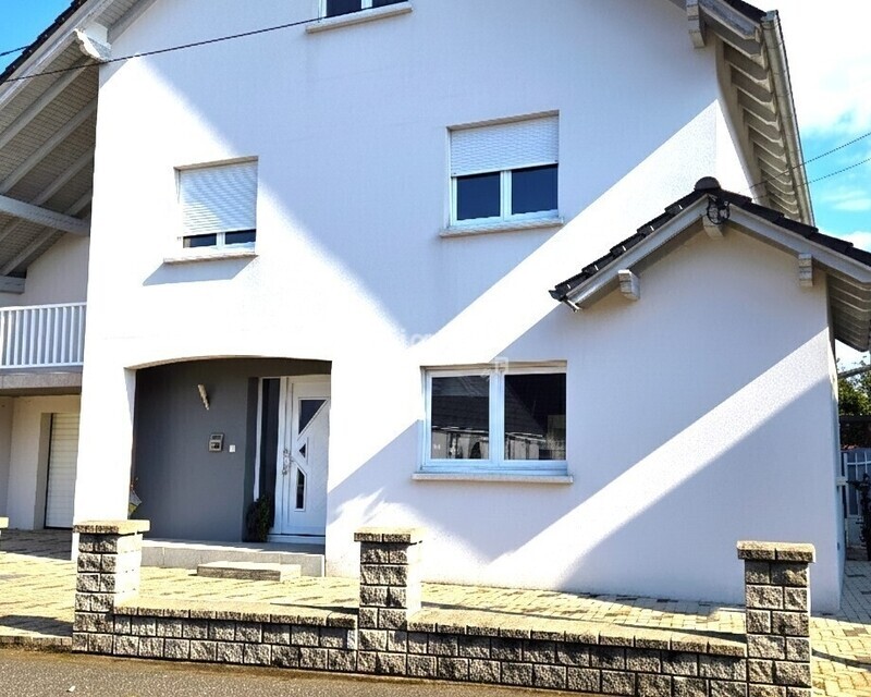 Maison de 7/8 pièces, 240 m² + double garage + piscine + jardin  - 20251001 143305 1