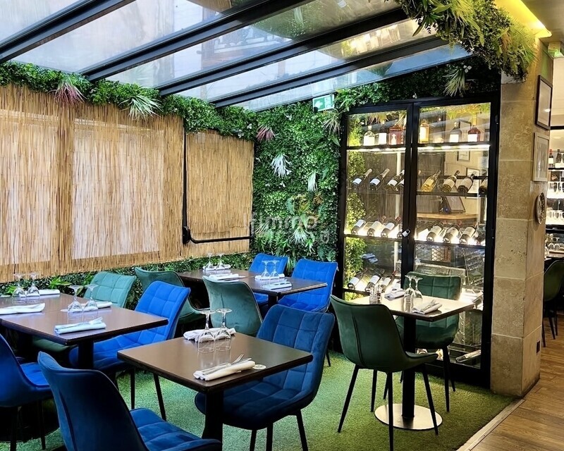 Murs d’un restaurant à Vincennes avec F2 - Img 3429