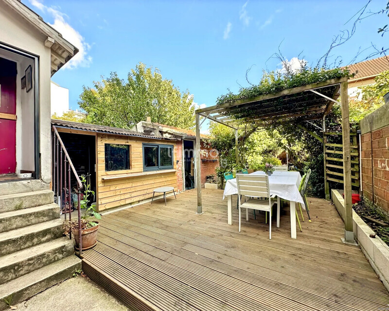 Neuilly-sur Marne- Haute Île- Maison 4P 3CH- Jardin + Dépendance - Ia generated 1759684067