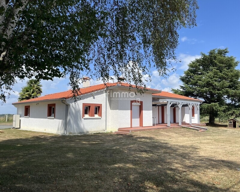 Maison de plain-pied rénovée – Vue imprenable sur les Pyrénées - Bac6b04a-78e1-48b5-af22-c9ee4aa3dab0