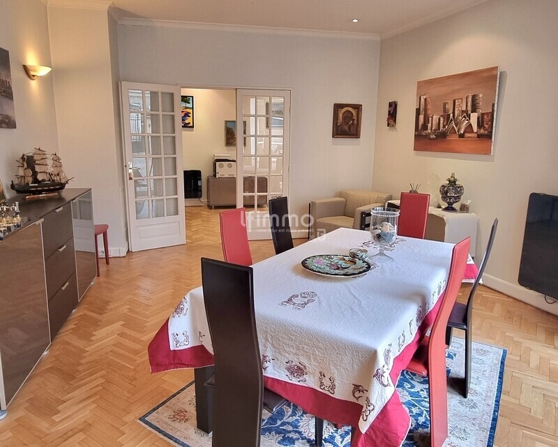Investissement partrimonial en nue-propriété à Paris 8ème - 1 salle a manger