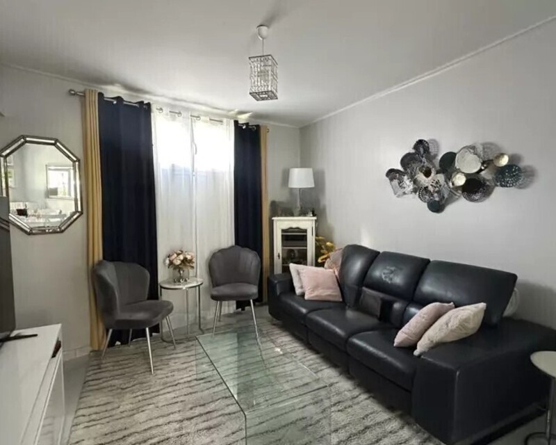 Maison cosy de 4-5 pièces avec 3 chambres  - Ebf69cbe-7bd5-4be5-9965-e3d17c617de6 - modifié