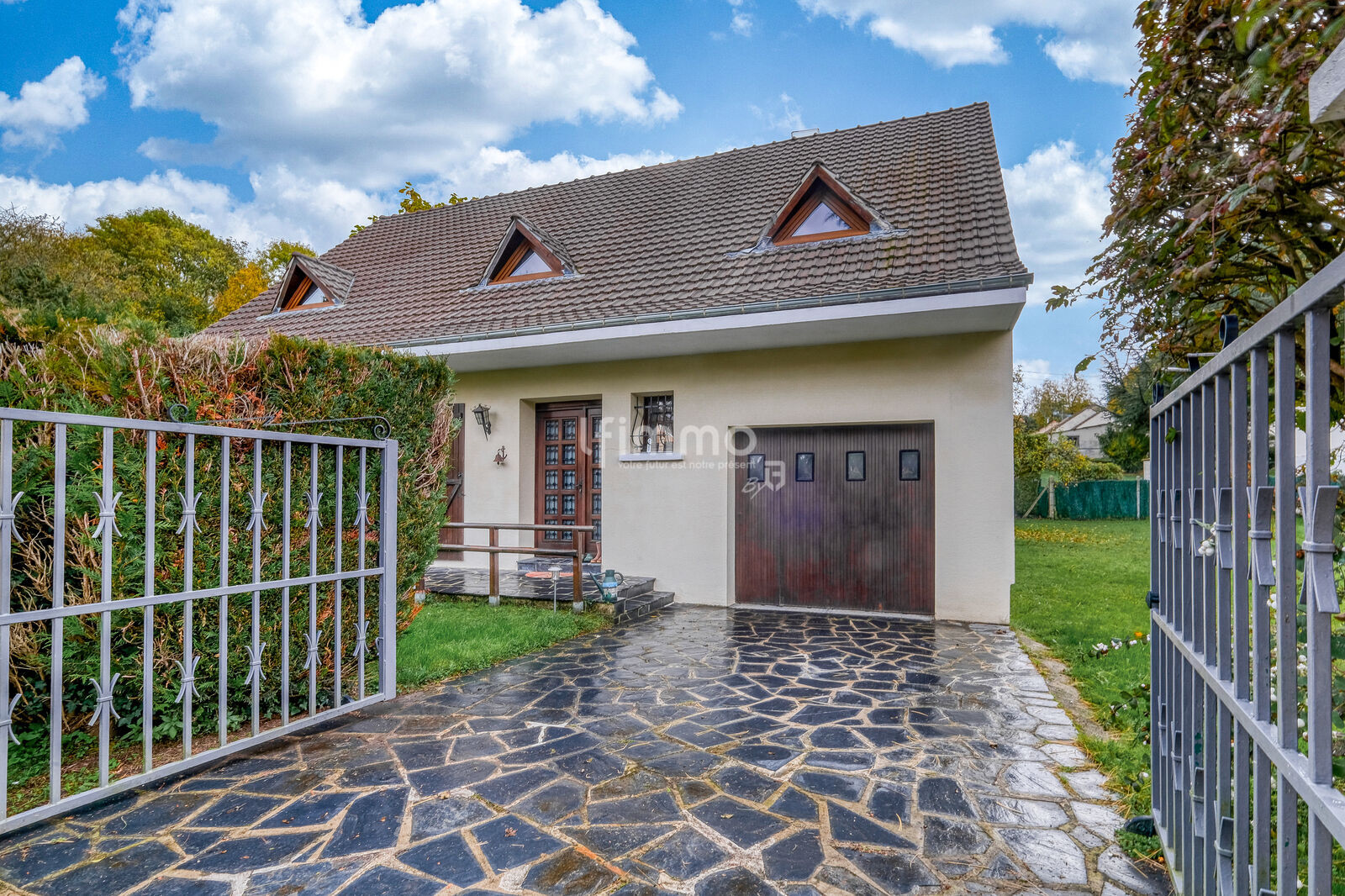 Maison 155 M², 4 Chambres, terrain 1224 M² - Couilly entrée garage