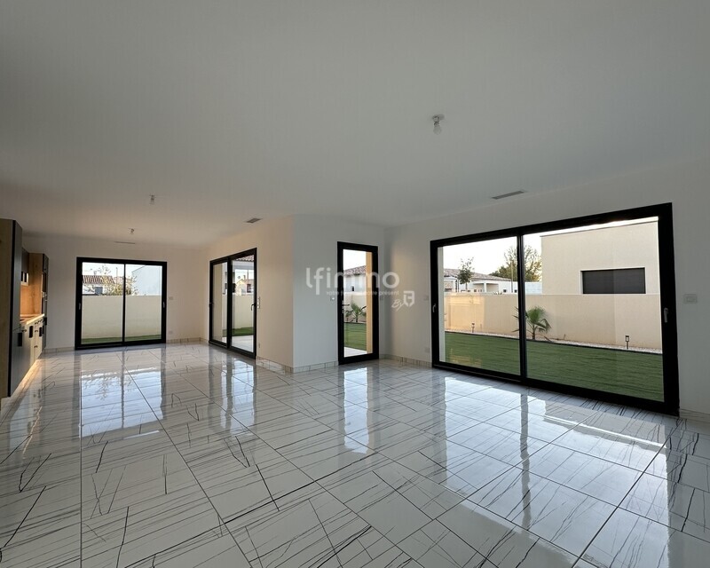 Villa T4 plain pied garage et climatisation,  proche de Narbonne . - Piece ve vie