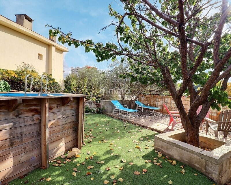 Maison mitoyenne T5 avec extérieur et piscine - Piscine