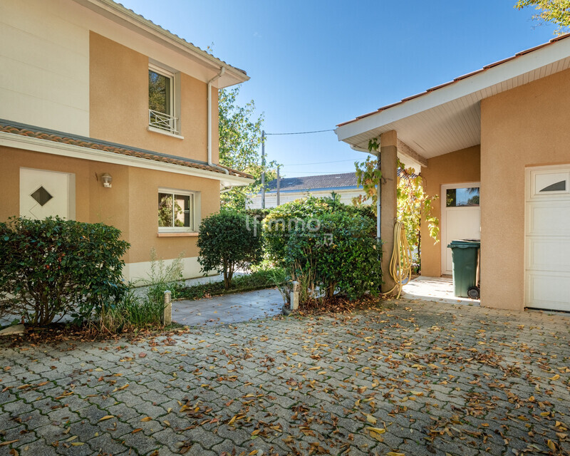 Maison de ville 4 chambres 354m2  - 013-13 allée alfred de vigny - eysines - valoriservendre