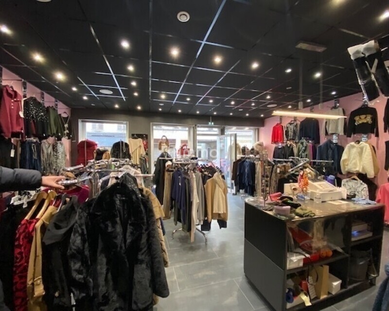 Local commercial de 104 m² au centre- ville de Sarreguemines (57200) - Magasin sgms 3
