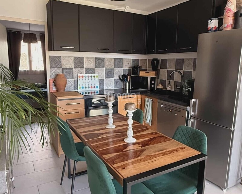 Toulon Ouest – Appartement rénové avec balcon sans vis-à-vis - Cuisine publicite