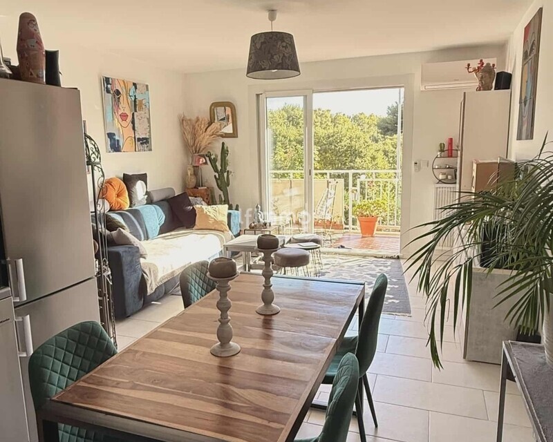 Toulon Ouest – Appartement rénové avec balcon sans vis-à-vis - Pdv publicite