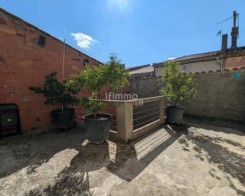 Maison avec garage et extérieur + 1 logement  - Unknown-599