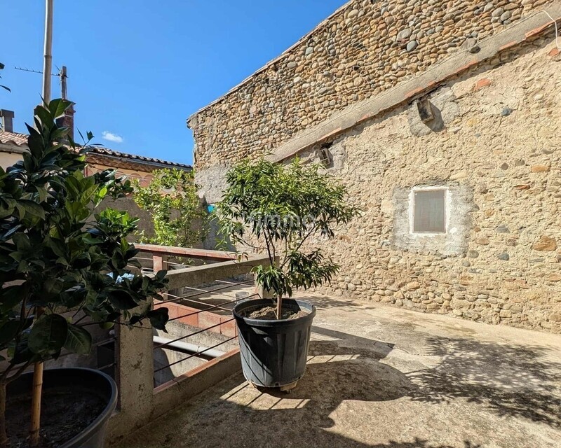 Maison avec garage et extérieur + 1 logement  - Unknown-604