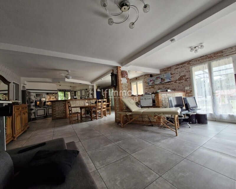 Maison familiale avec appartement indépendant, studio et piscine - 20251027 120850