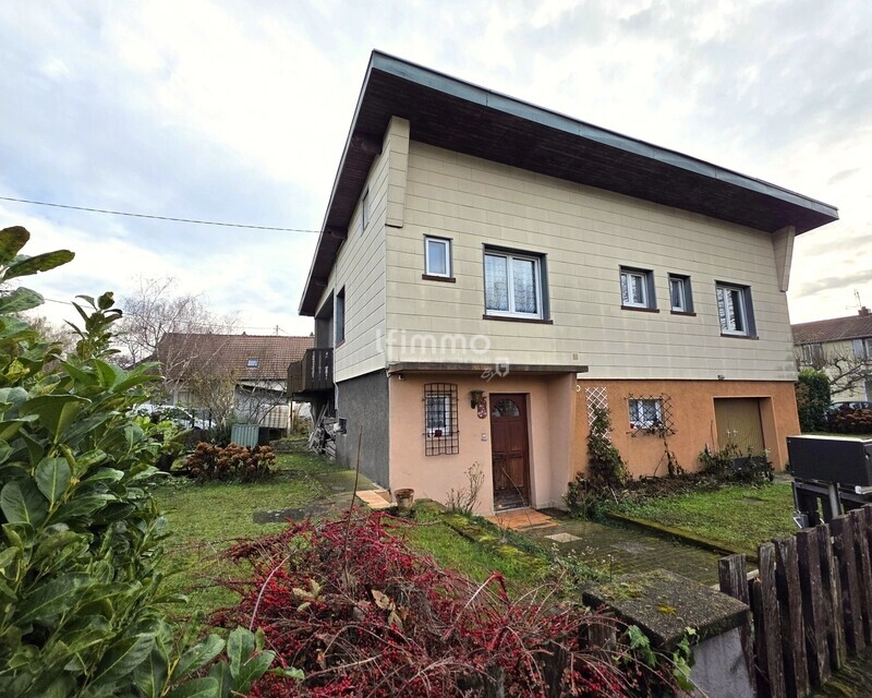 Maison de plain-pied surélevé au fort potentiel - 002