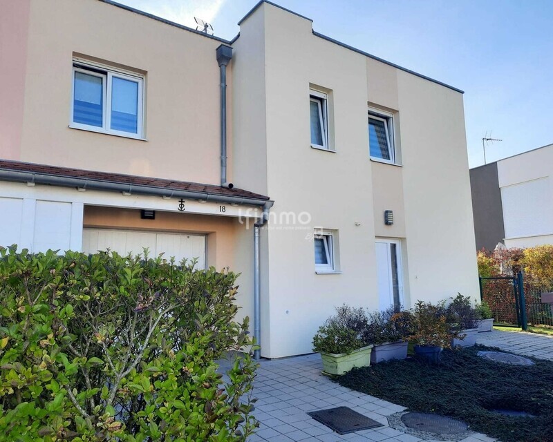 Maison lumineuse 5 pièces   - D3b78f22-63a4-4501-953e-5499dd1bc8a7