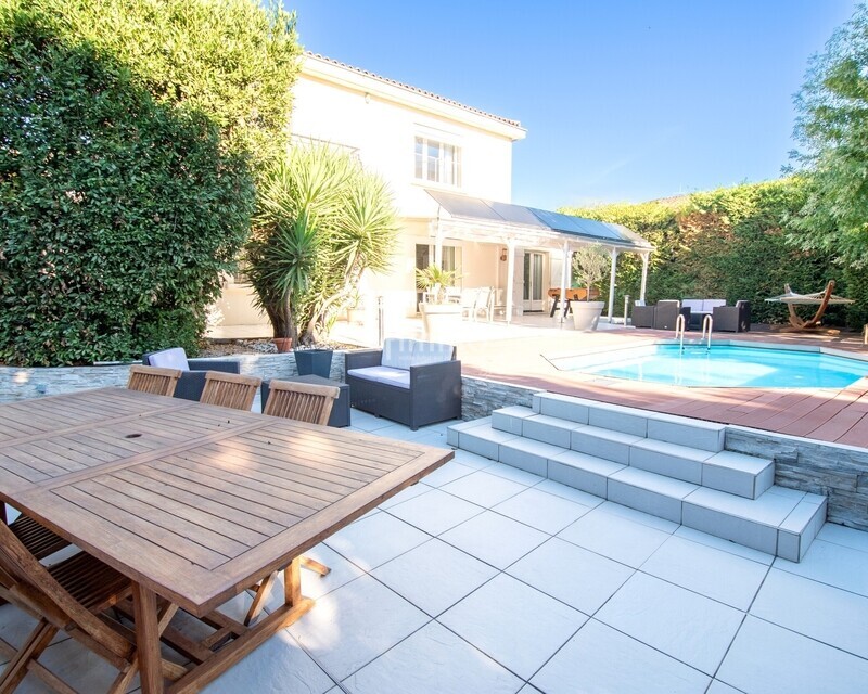 Maison indépendante/ Piscine/ Jardin / Espaces généreux - Phpisci