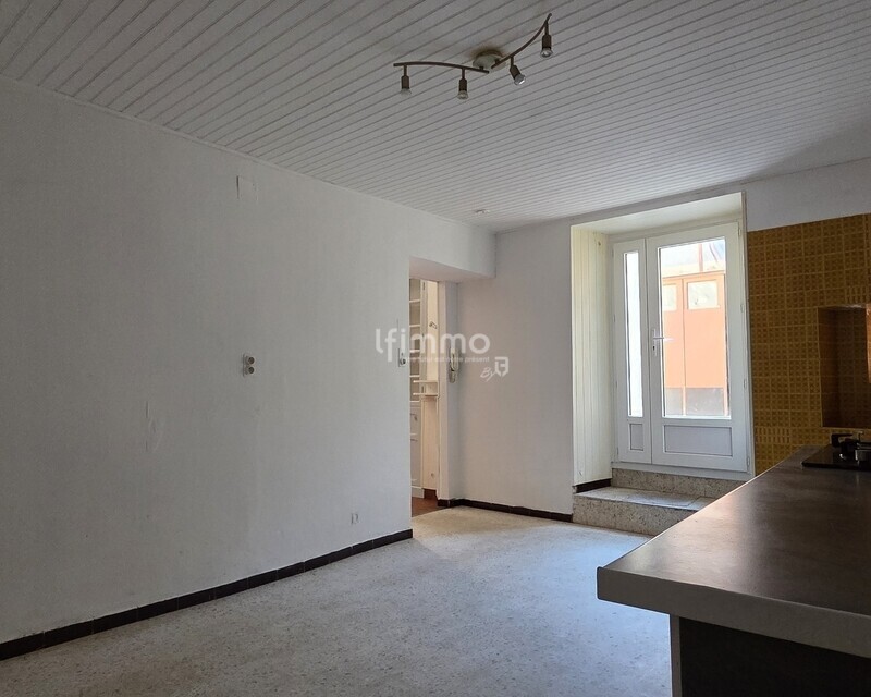 Ensemble immobilier à fort potentiel + dépendances + local commercial - 20251105 131446