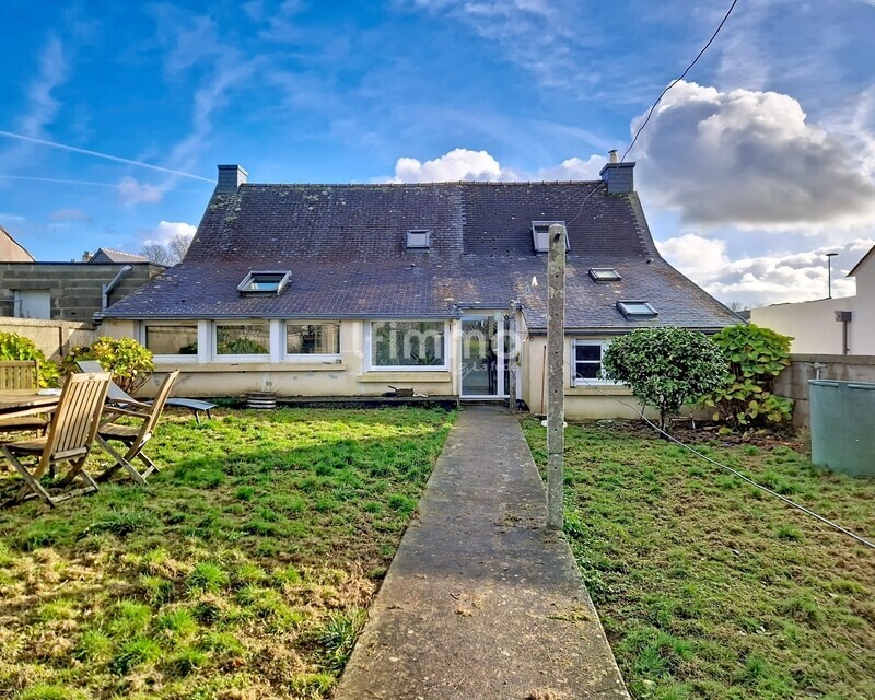 Maison, 3 pièces, de 80 m² à Cast 29150 - Facade avant arriere ok  4 
