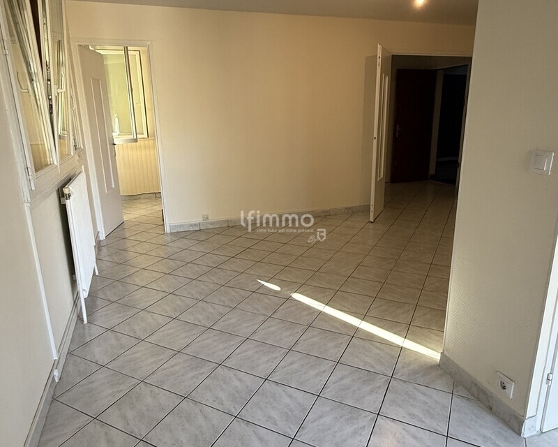 Pierre-Bénite – T3 rénové de 69,76 m² – Résidentiel & lumineux - Img 1607