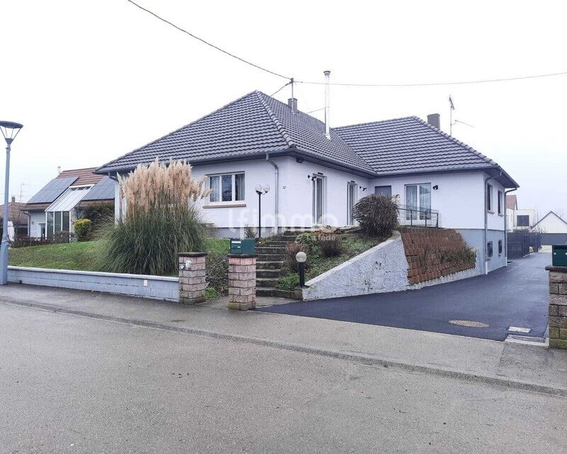 Maison plain pied de 211m² sur terrain de 10,9 ares - 42b68b3c-7e43-4d29-ae3d-bcc5dc9a8fed