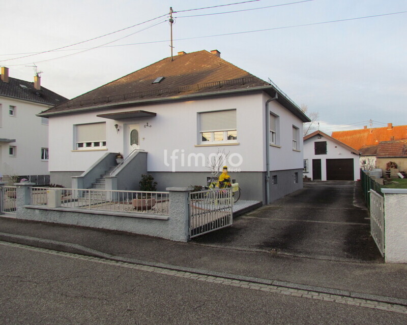 Maison plain-pied sur 7,98 ares - Img 3626