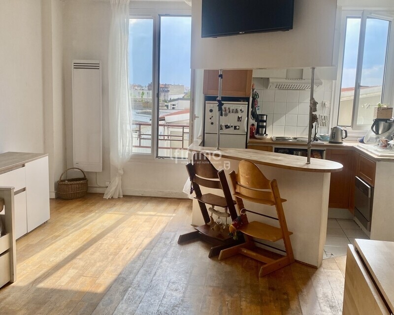 Bas Montreuil- Solidarité Carnot- Appartement 2P 41m2-Cave - Cuisine ouverte