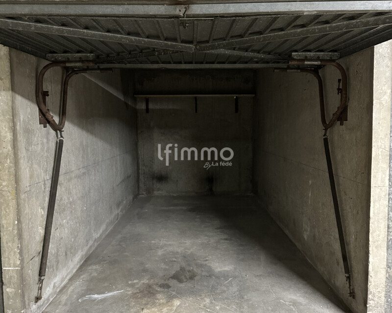 Box fermé 12m2 - Img 5728