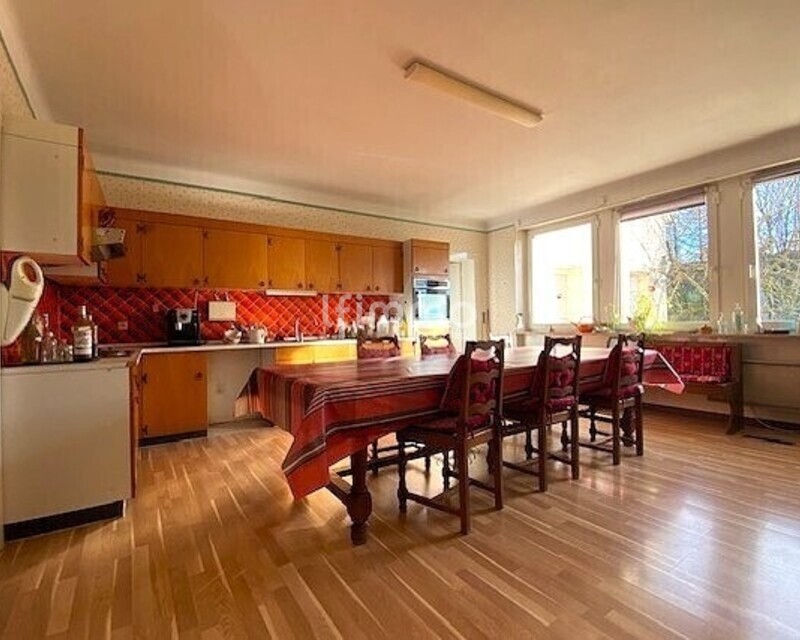 Maison mitoyenne- 286m² habitables sur terrain de 8 ares. - Cuisine gauer