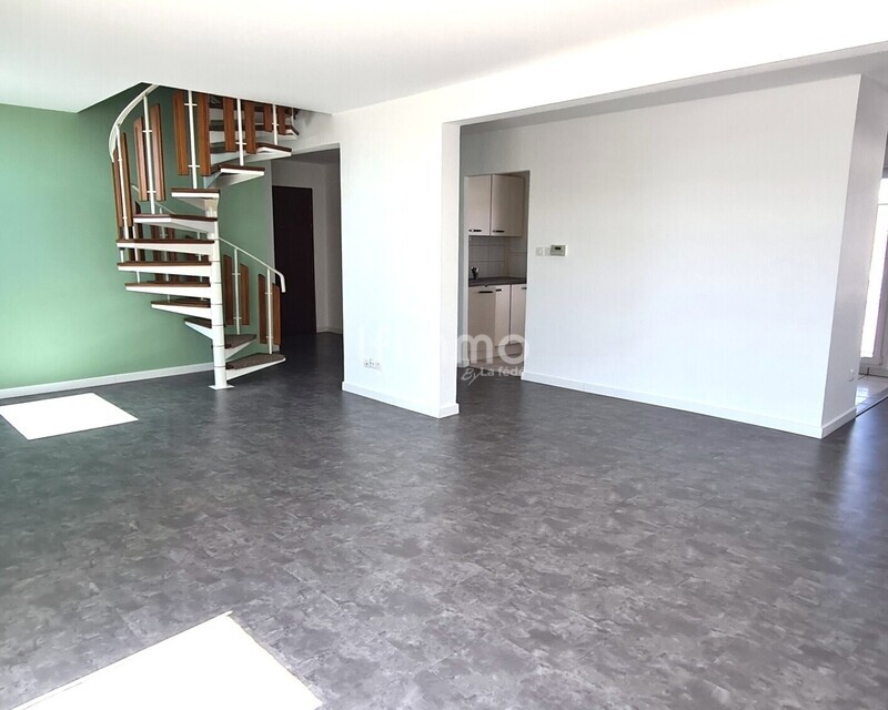 Duplex d'exception avec terrasse de 33 m2 aux portes de la Suisse - 9