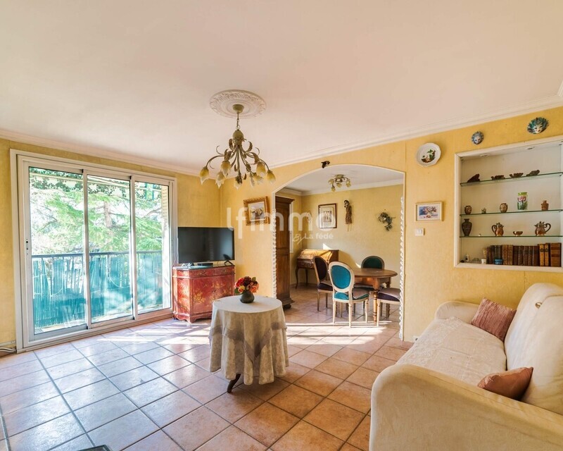 Appartement T2/T3 avec extérieur - Sainte Marguerite 13009 - Img 2906