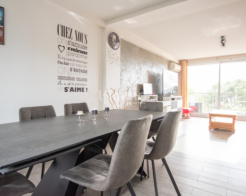 Dernier étage au calme – T3 lumineux avec balcon, cave et parking - Dsc 8351