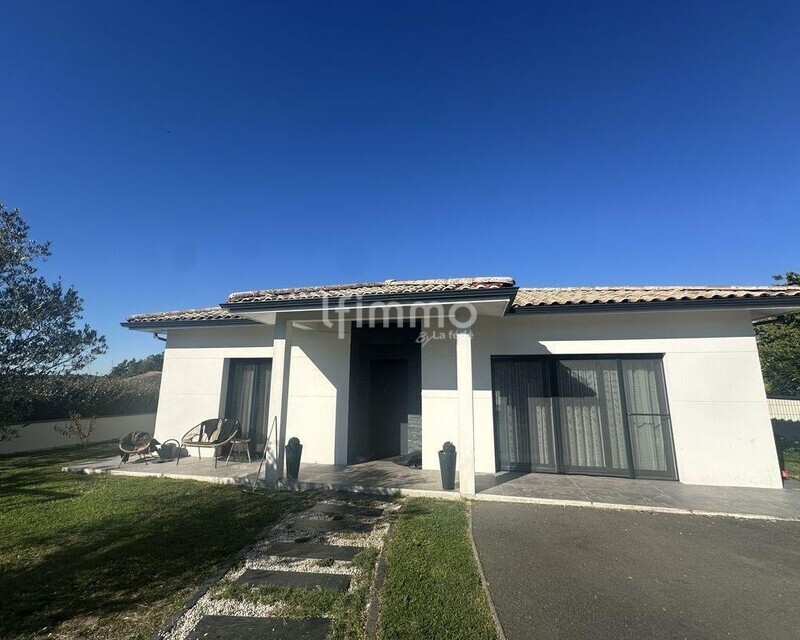 Villa contemporaine 4pièces de 145 m² – 33750 Croignon - Img-20260115-wa0011