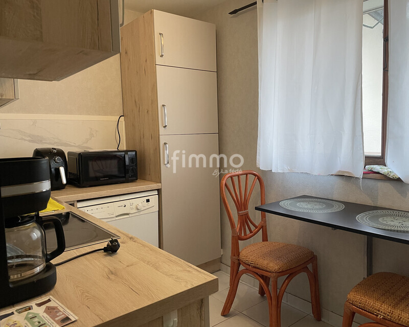 Appartement T1 avec Parking - Coin repas