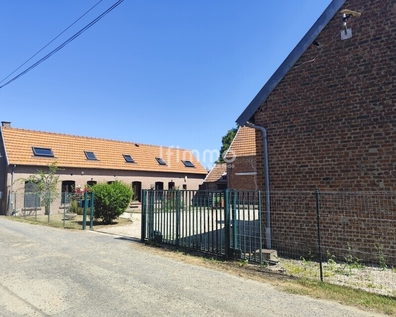 Maison rénover de 217m² sur un terrain de 1400m² - 1785429569606