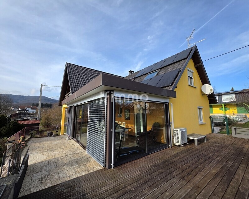 Maison familiale avec véranda, piscine et annexe - 00