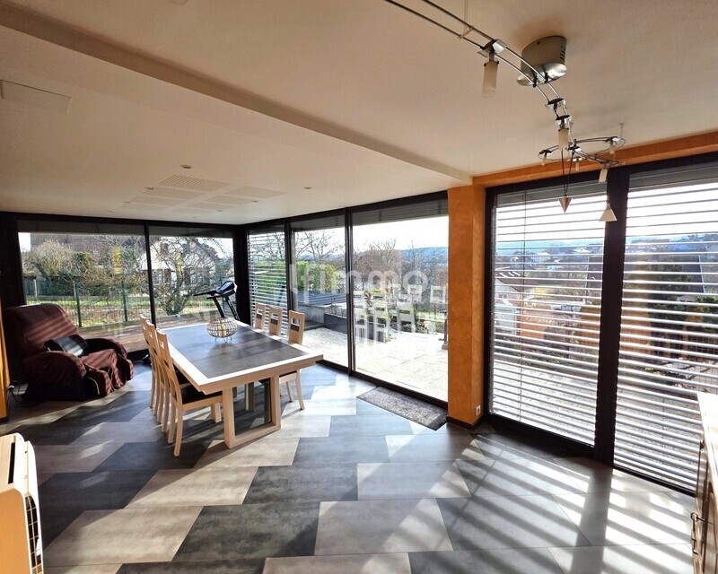 Belle propriété atypique avec véranda, piscine et dépendance - véranda