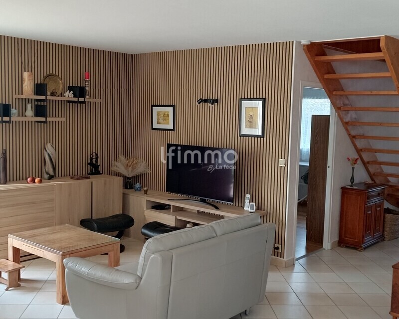 Maison 4 chambres + bureau + jardin en impasse - Salon