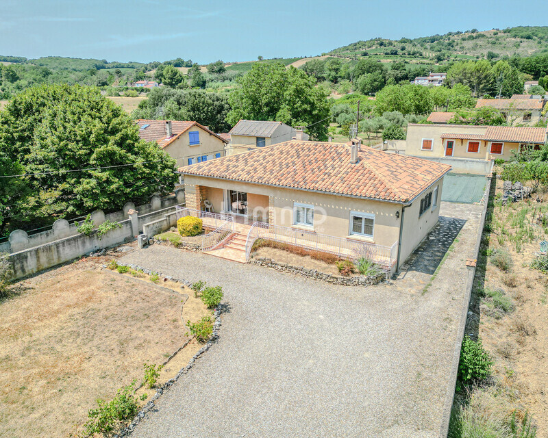 Maison de plain-pied avec jardin et grand garage  - Dji 0529